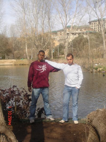 tmanit lay kan m3aya kol wahad tan3arfo walah