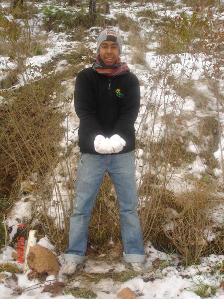 ih very happppppppyy walah chai ghir ta5raj 3la rbat 3alam jamil walah